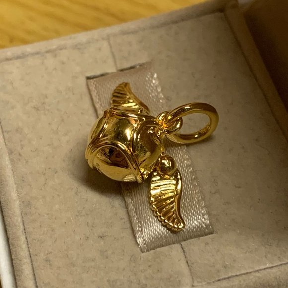 Pandora Harry Potter, Golden Snitch Pendant - Picture 3 of 8
